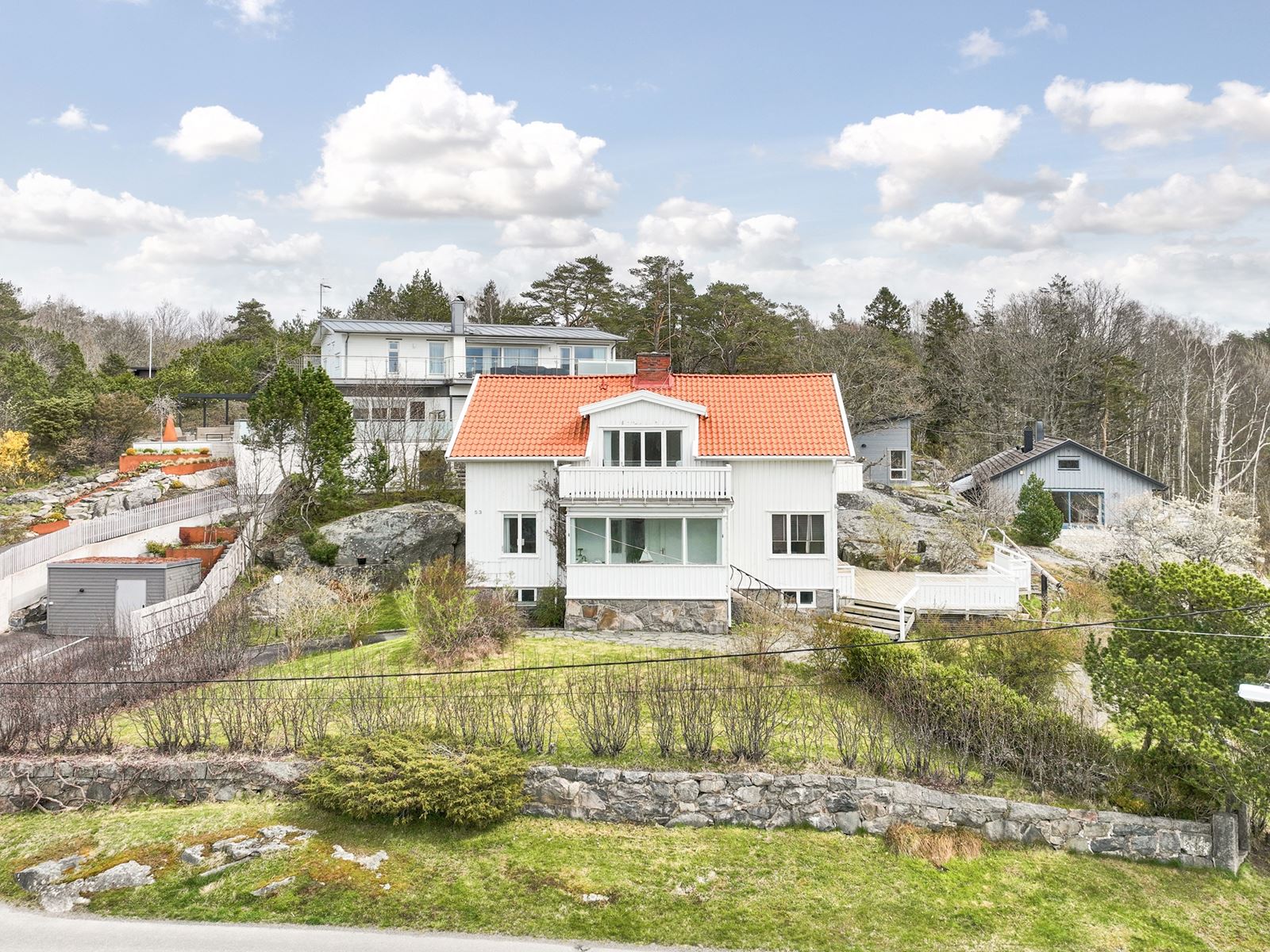 Välkommen till Villa "Bergåsa", ett charmigt och gediget hus med en historia anno 1939. Brottkärrs byväg 53 - Bjurfors
