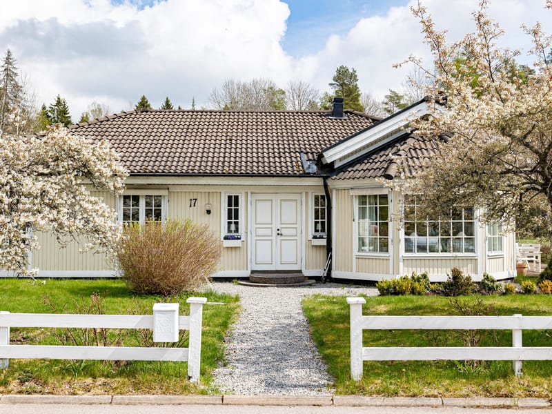Solbrudsvägen 17