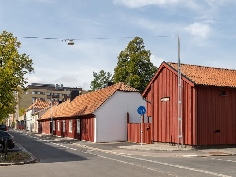 Kanalgatan 33 (Ulfsparregården)