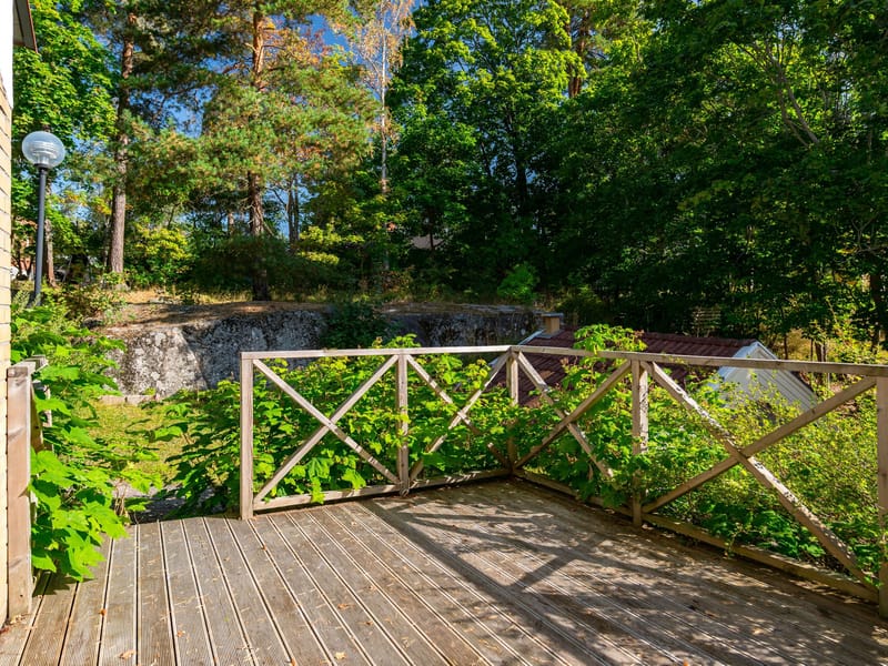 Rödhakevägen 16