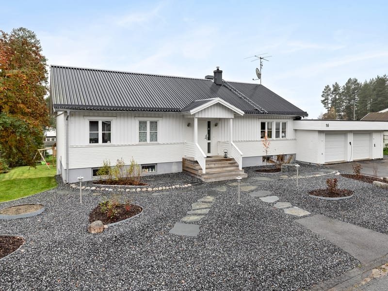 Hampmyrvägen 16