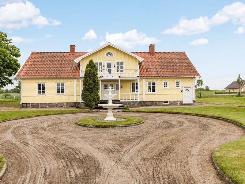 Tjärby 102