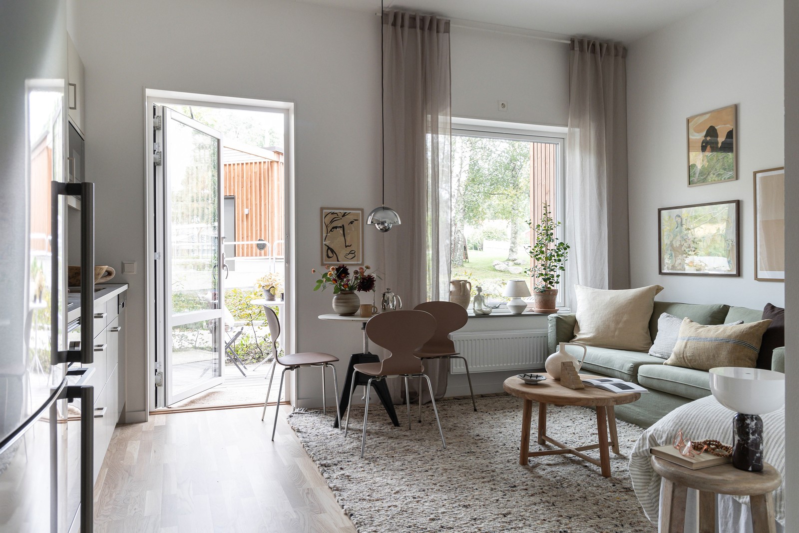 Ljus och rymligt etta med extra högt i tak