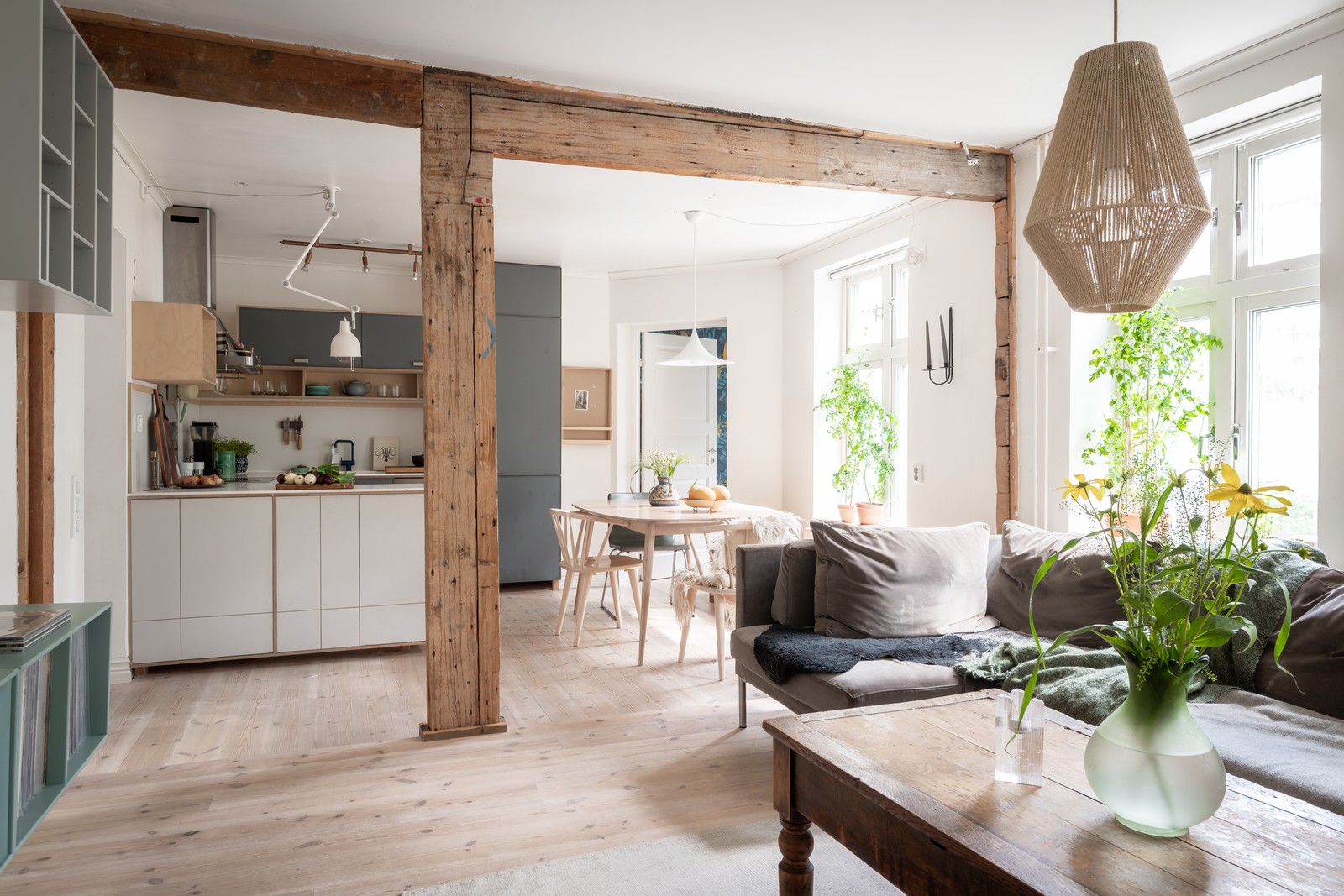 Varmt välkomna till en ljus och luftig landshövdingefyra!