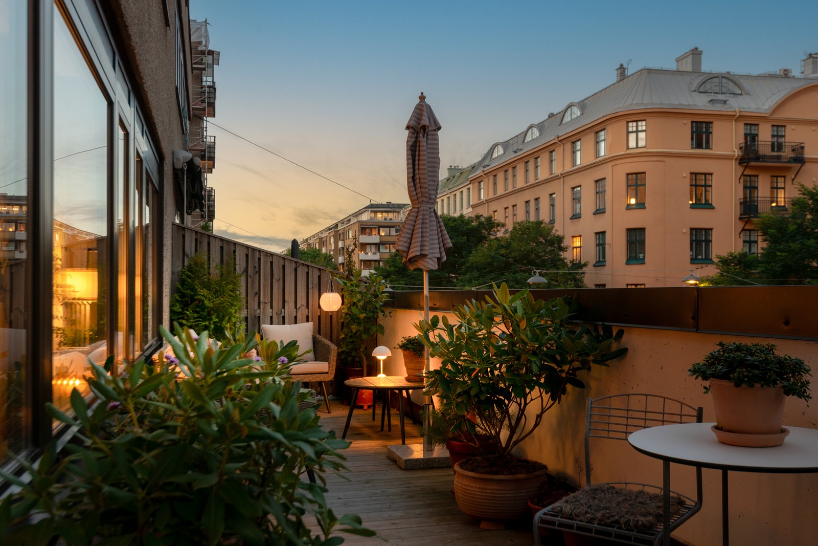 Fyra med generös terrass i attraktiva Linné