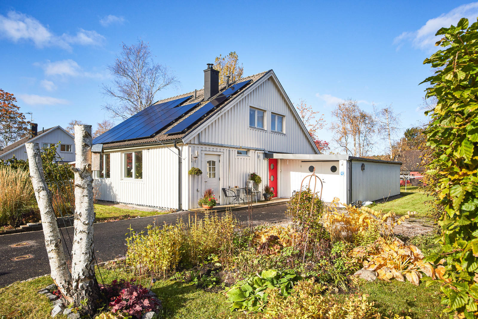 Välkomna till Åkdonsvägen 5. En familjevänlig villa belägen en bit in på återvändsgata