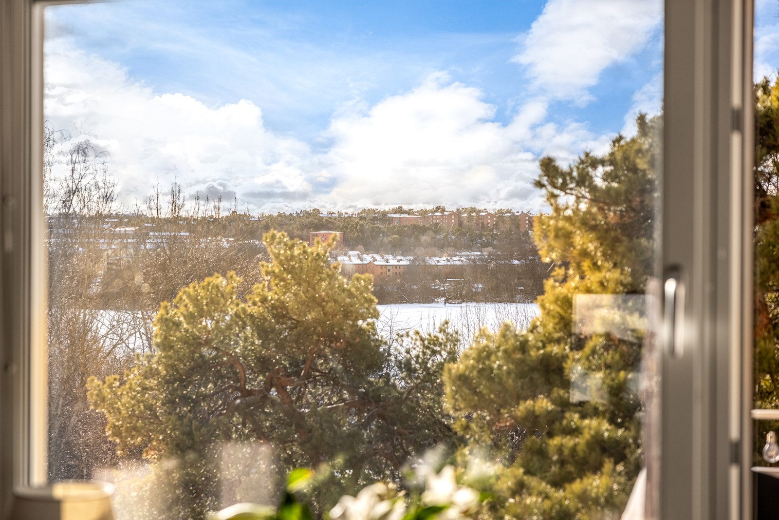 Rogivande utsikt mot Lillsjön