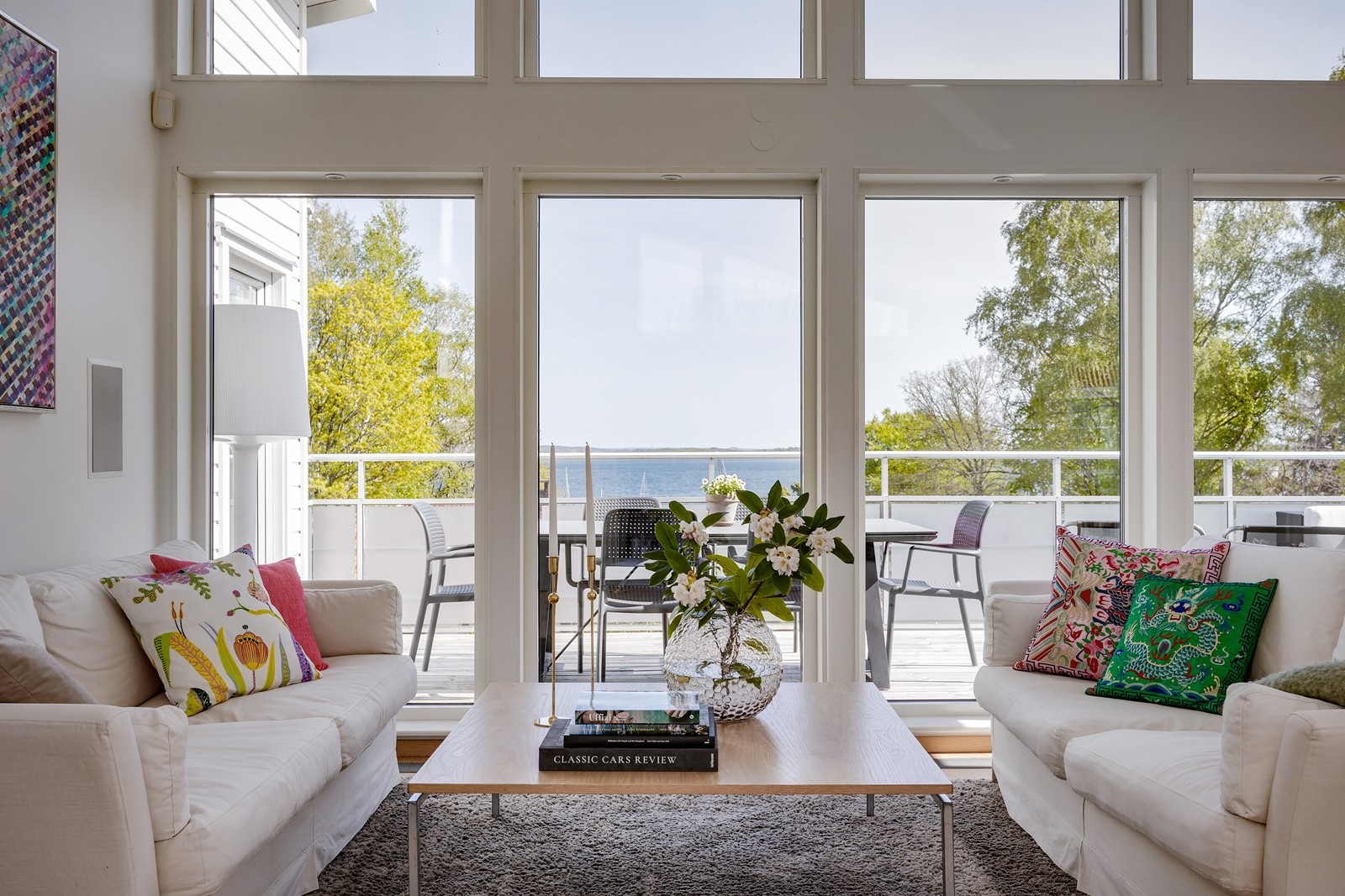 Välkomna till detta fantastiska hem endast ett stenkast från Stora Enens småbåtshamn