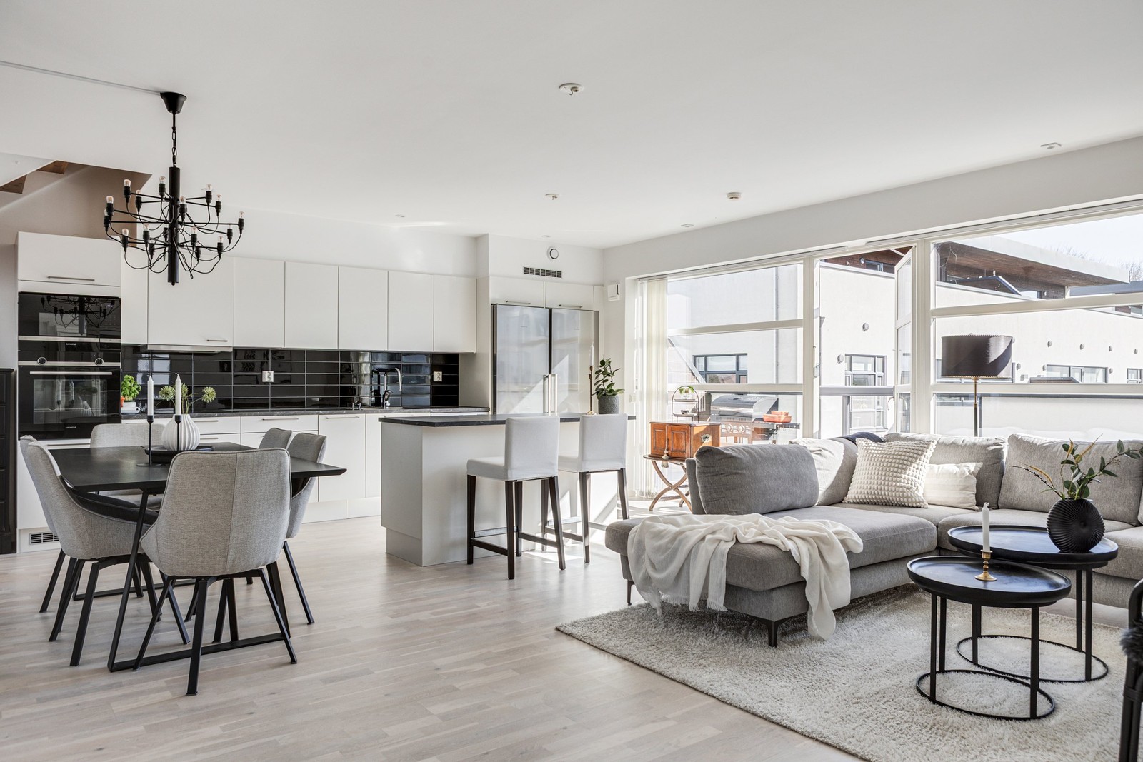 Modern, öppen och ljus bostad