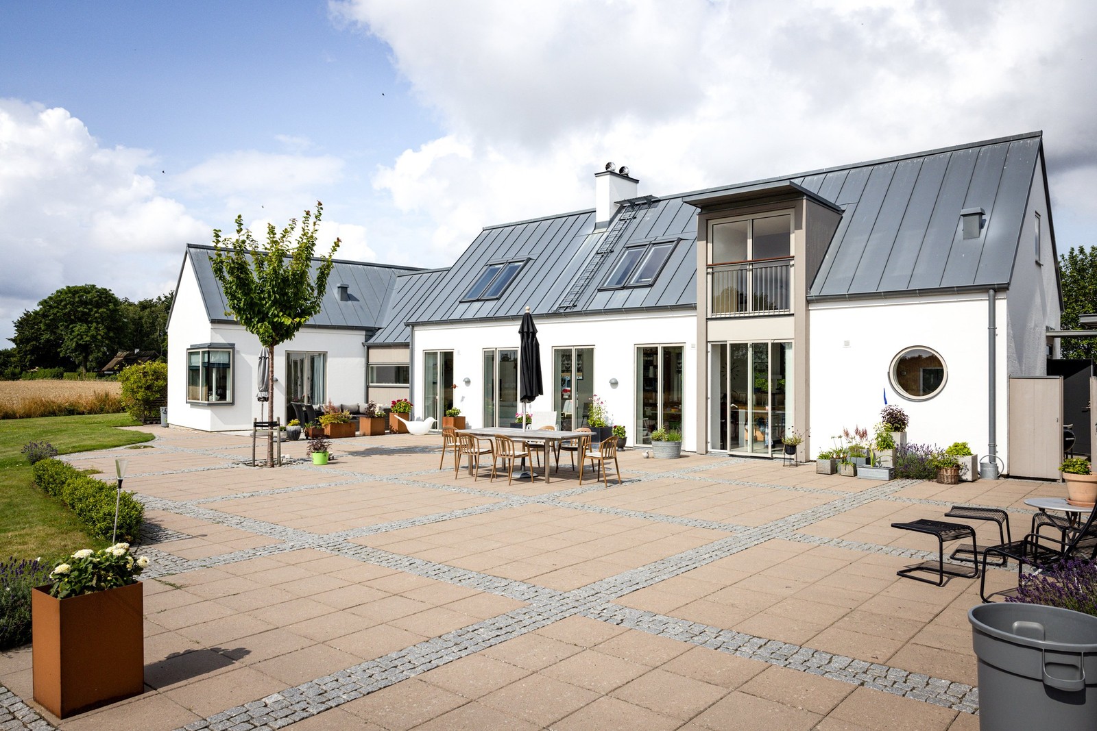 Ett oerhört representativt boende i utkanten av Skillinge fiskeläge