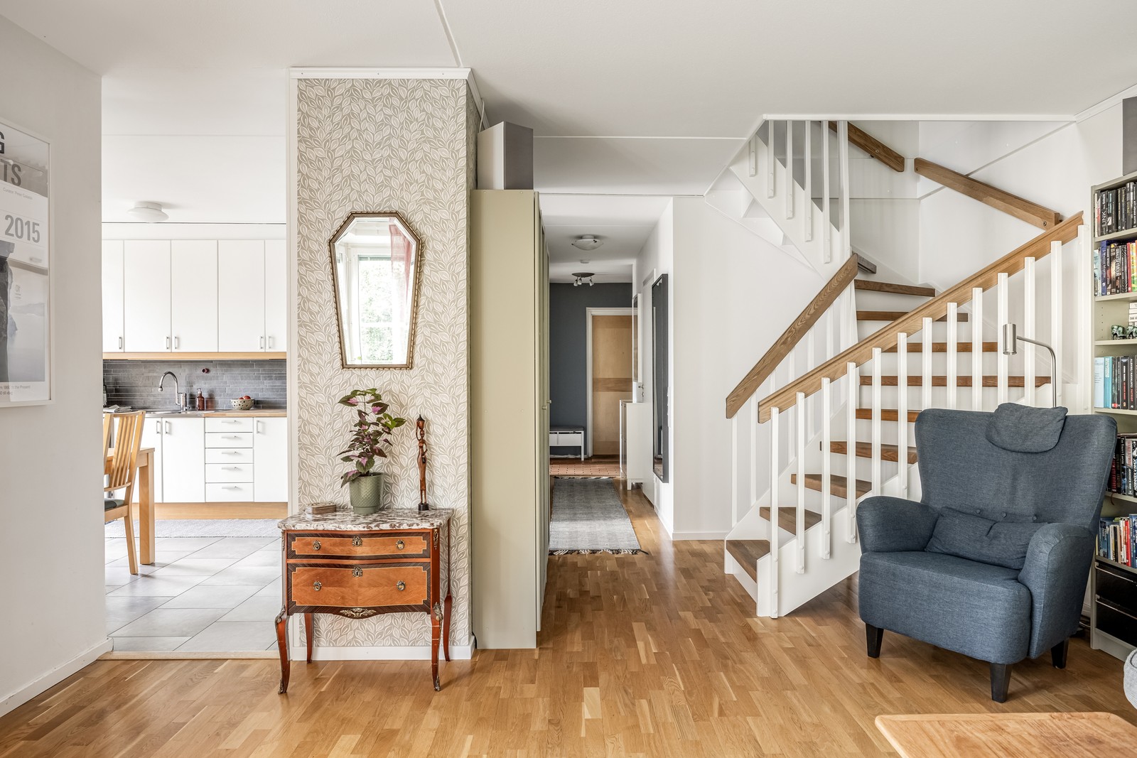 Två plan i etage