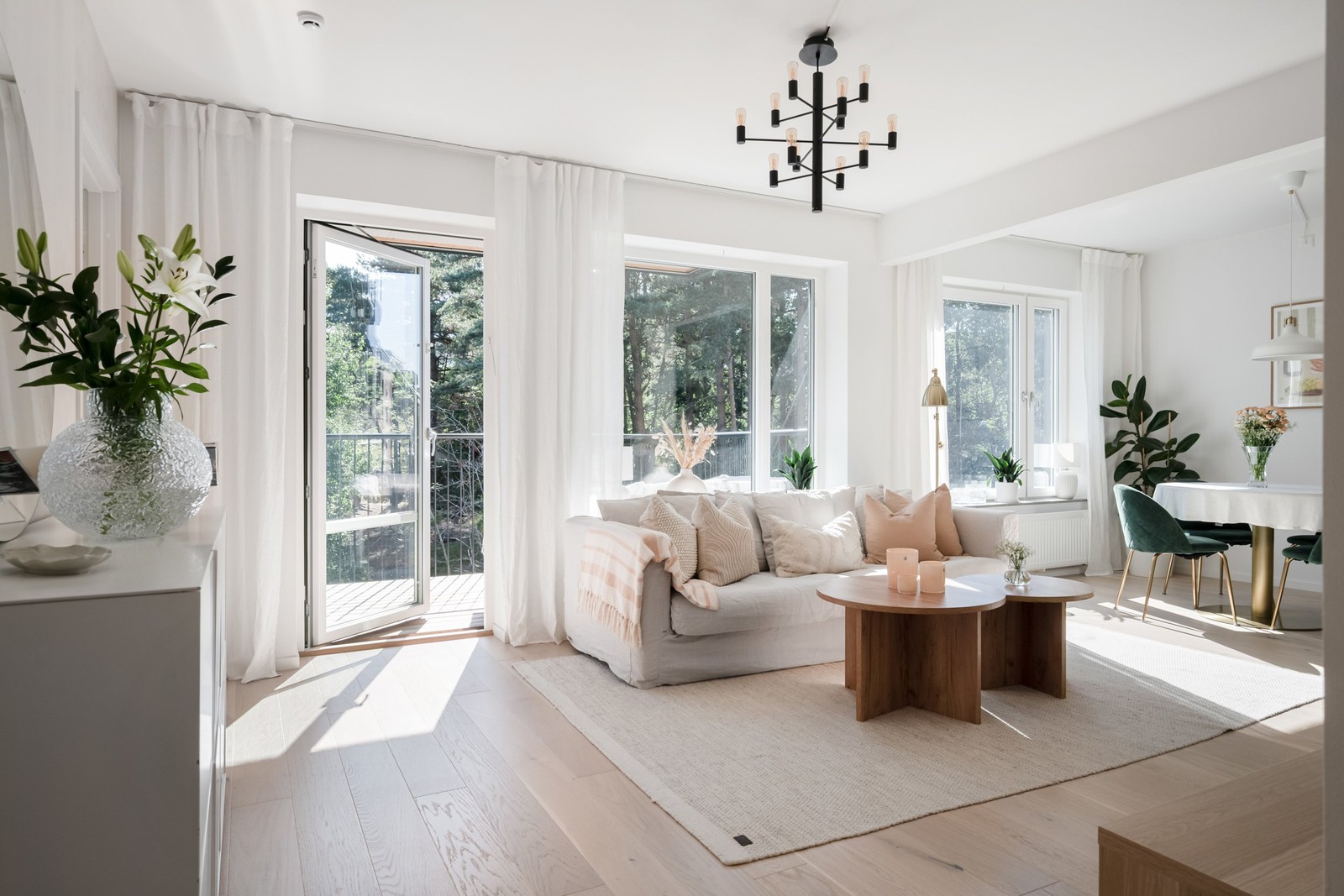 Välkommen in till Övre Sanatoriegatan 22!