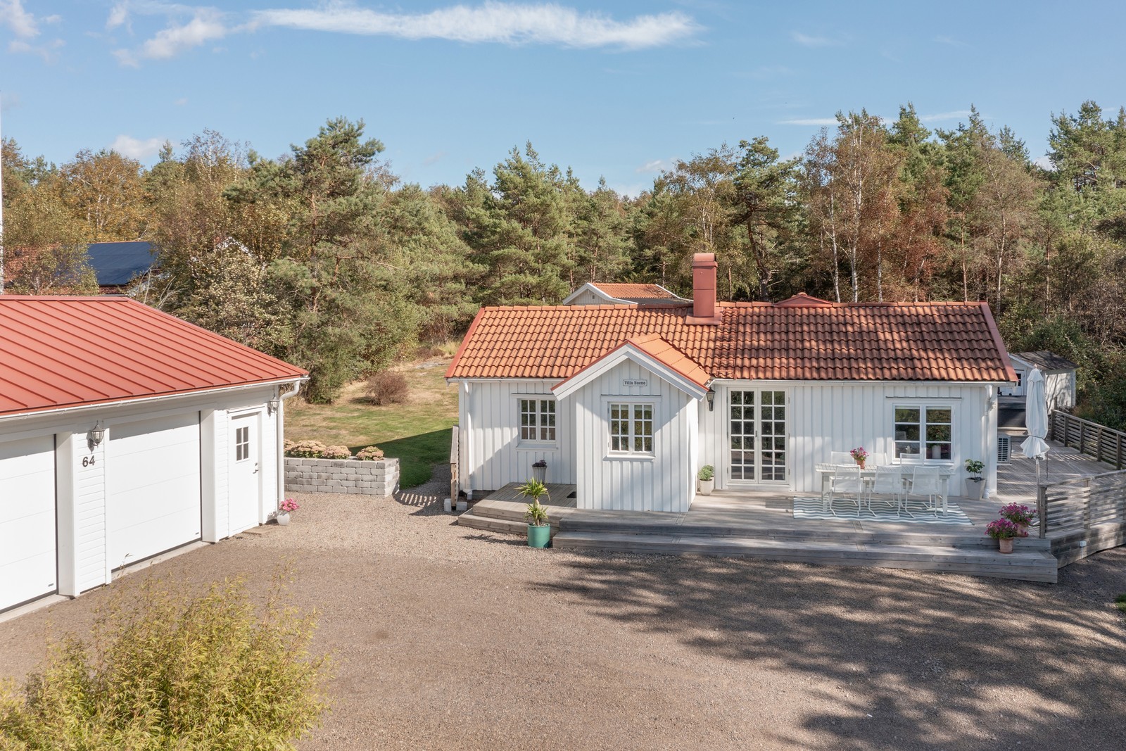 Ett charmigt enplanshus med totalt fyra sovrum