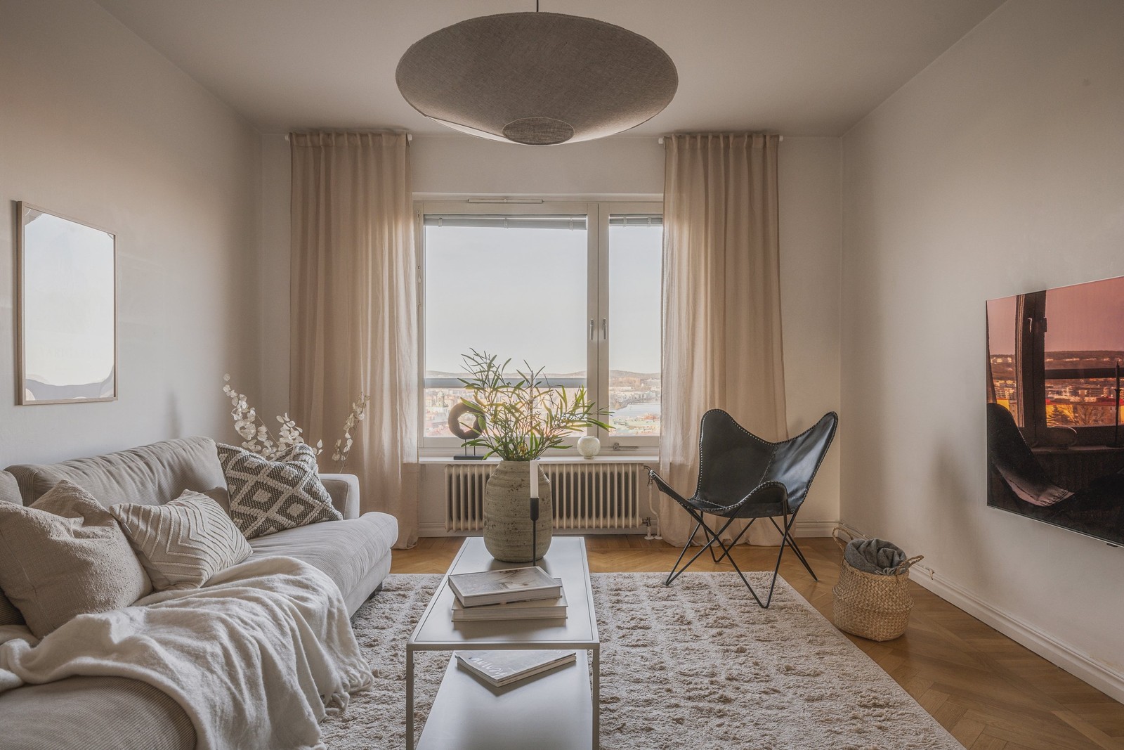 Varmt välkomna till mysiga Vantgatan 2C på toppen av lugna Gråberget.