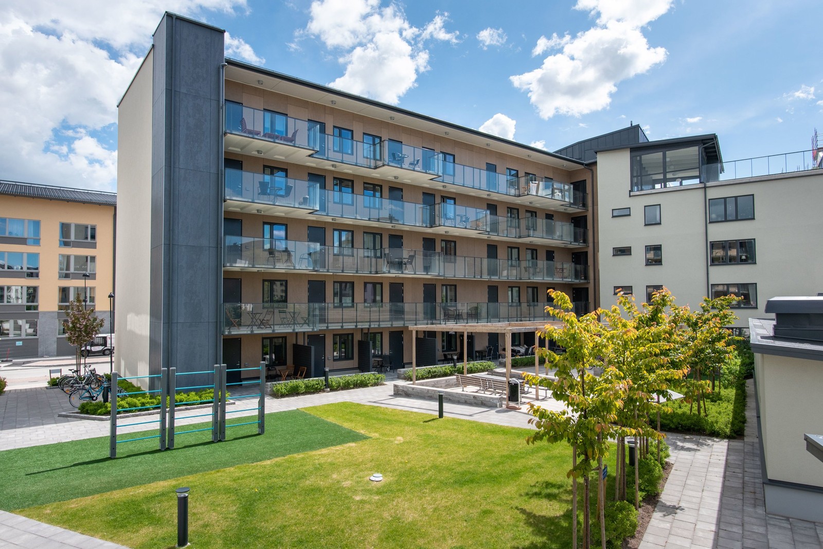 Lägenheten ligger högst upp till vänster