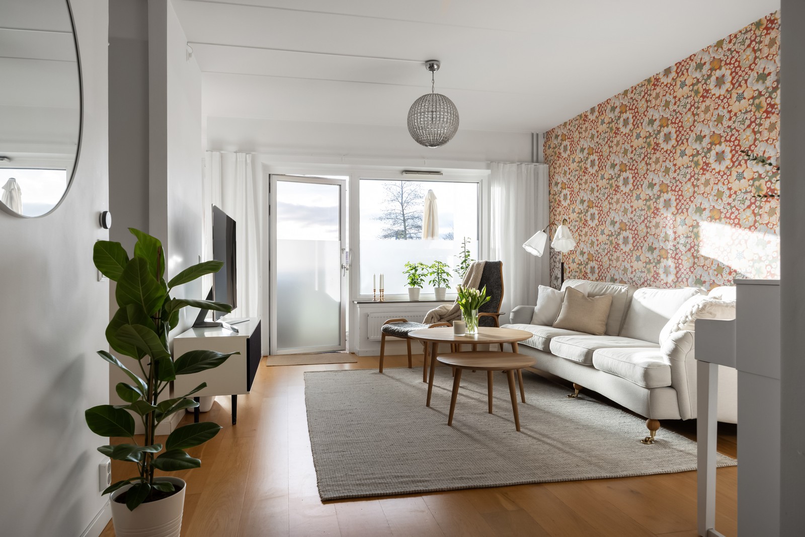 5:a i Björkris med balkong i sydväst