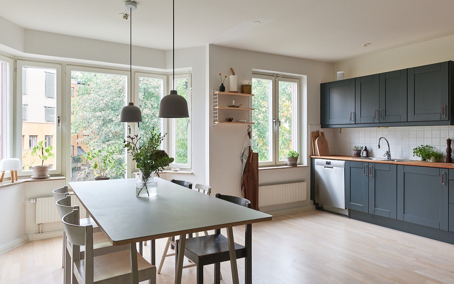 Välkommen till ett otroligt ljust och socialt kök!