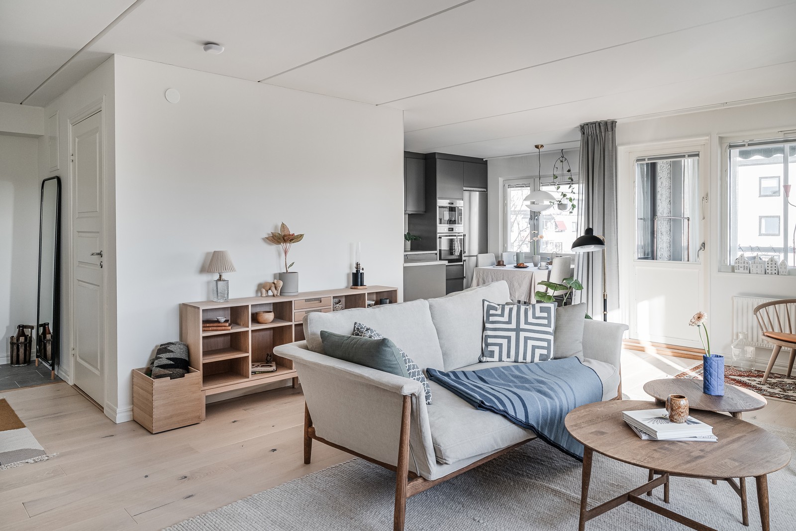 Ett hem med gott om ljus-inflöde och upplevs varm