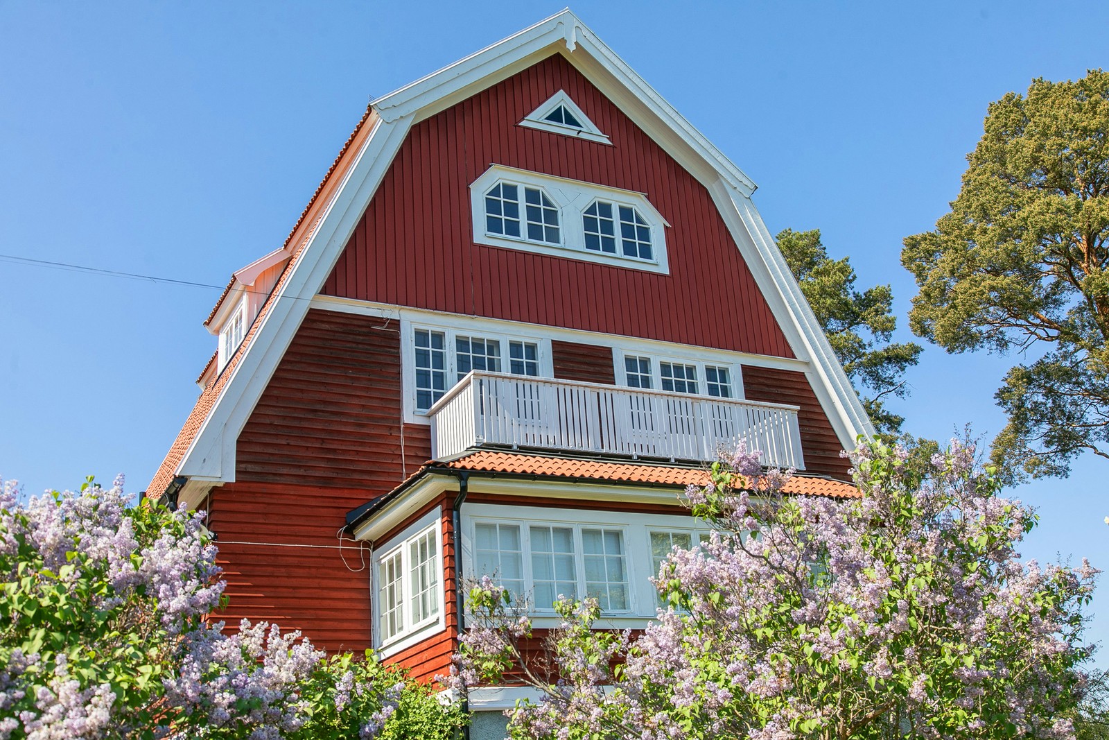 Högt belägen sekelskiftesvilla