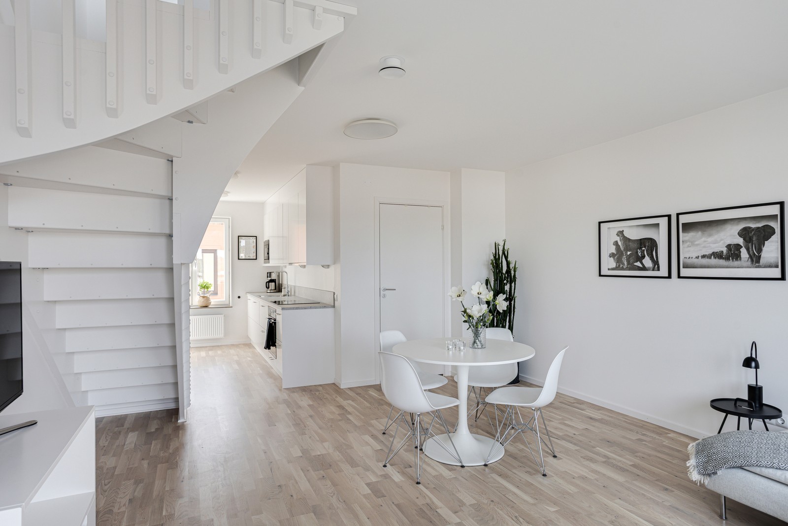 Välkommen tiill den största ägarlägenheten på Knopgränd 12