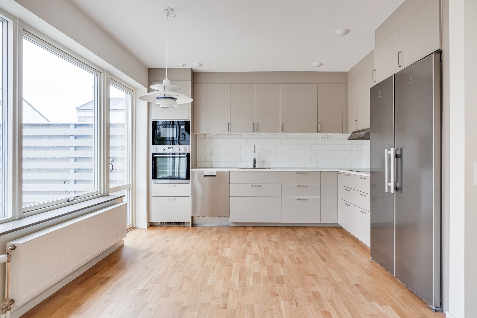 Välkomna till detta stilrena och moderna hem i ett plan