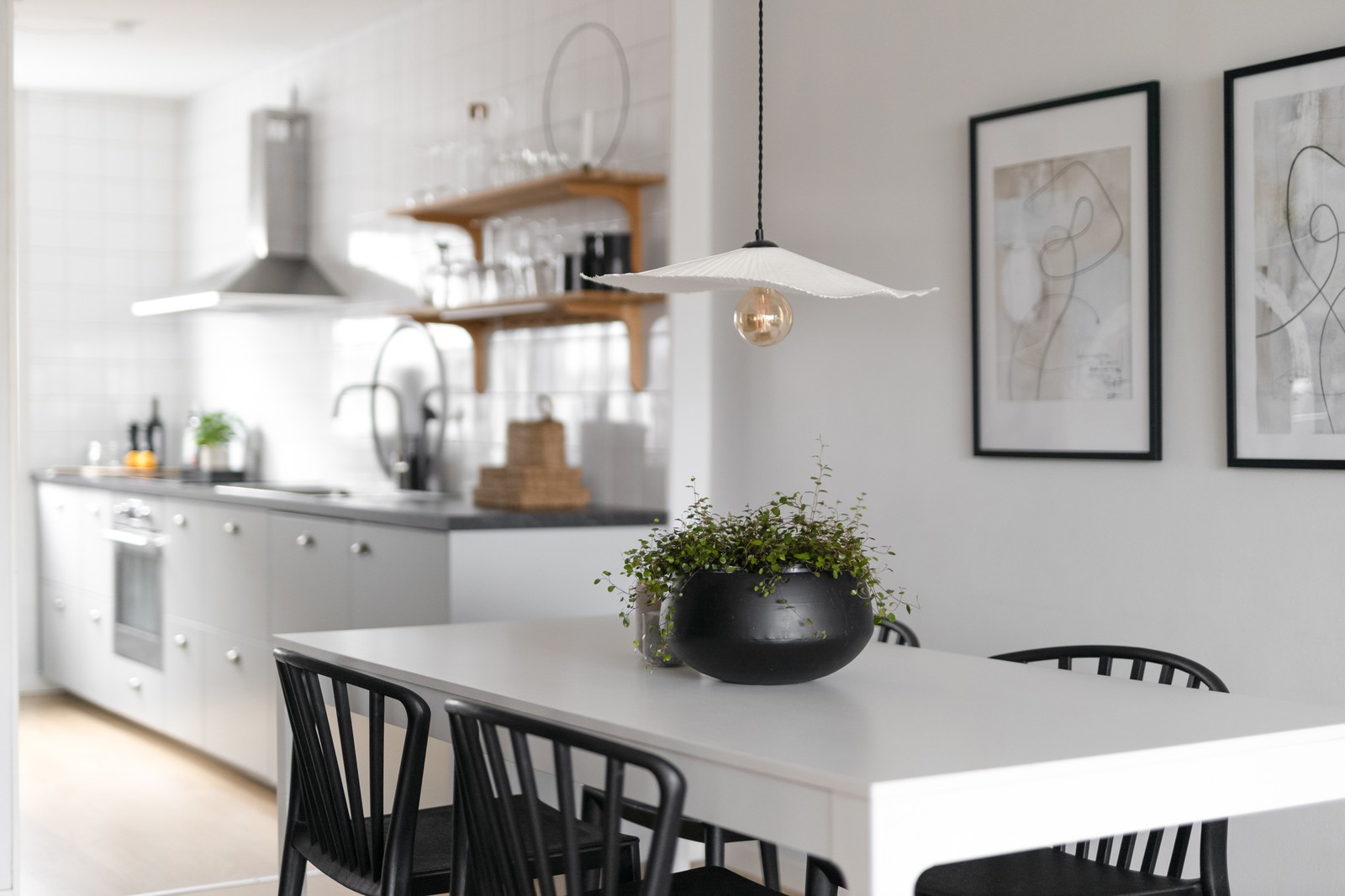 Kök och vardagsrum i ett.