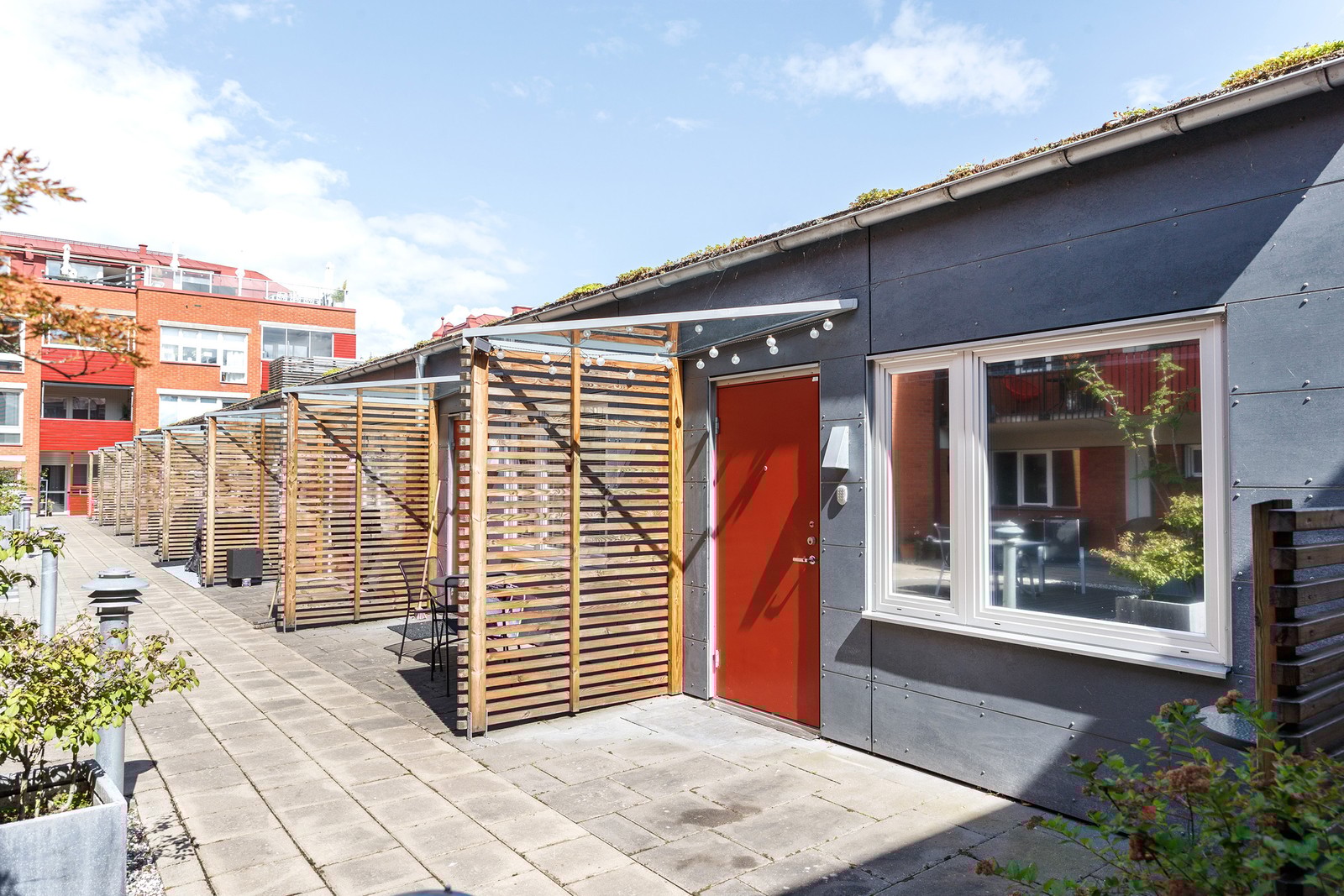 En cityetta med egen uteplats direkt utanför dörren.
