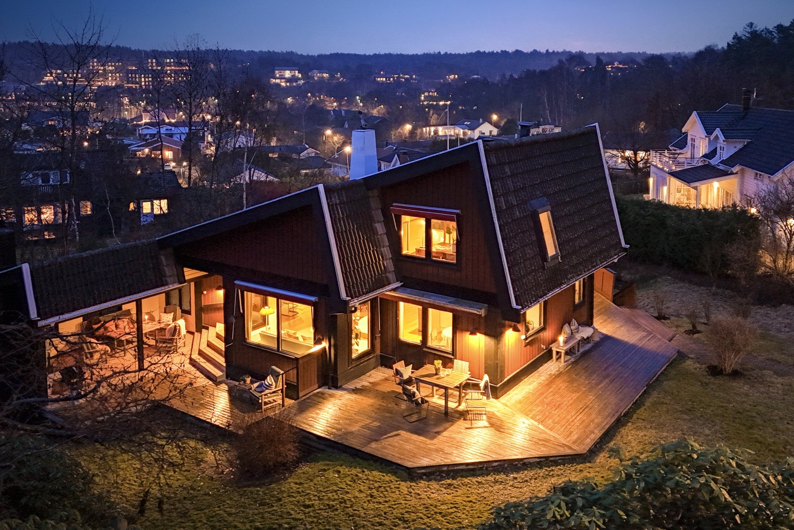 Bjurfors Beyond presenterar en fascinerande sluttningsvilla om 196 kvm