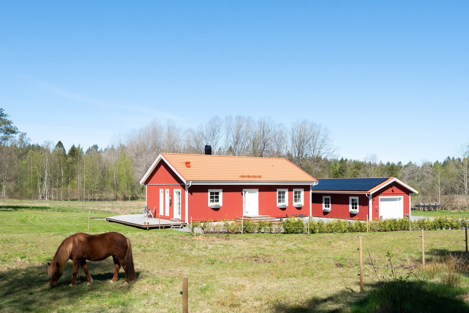 Lantligt lugn och modern livsstil