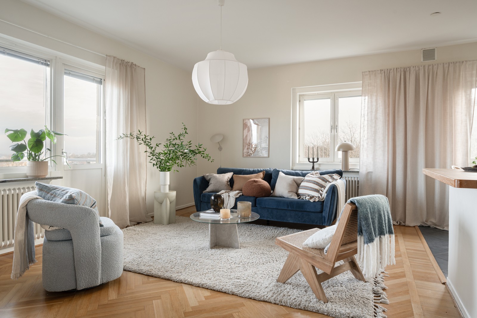 Välkommen till en ljus och luftig gaveltvåa!