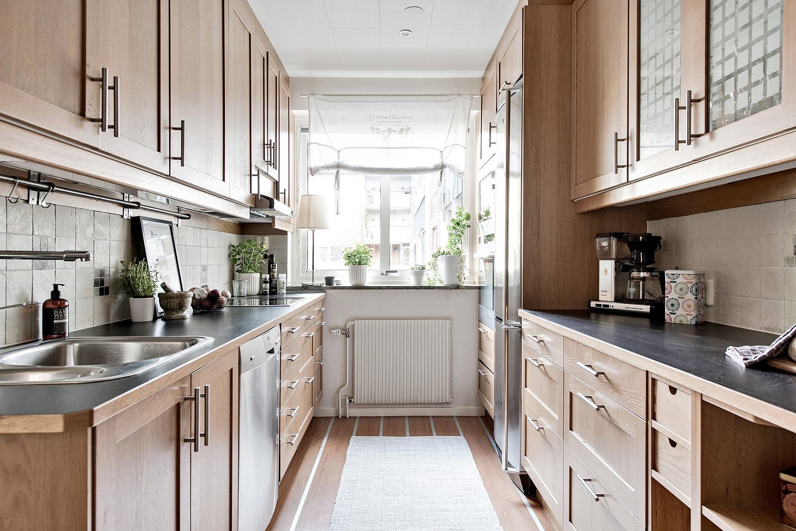 På populära Kapplandsgatan 72 finner ni denna utsökta trea med låg avgift...