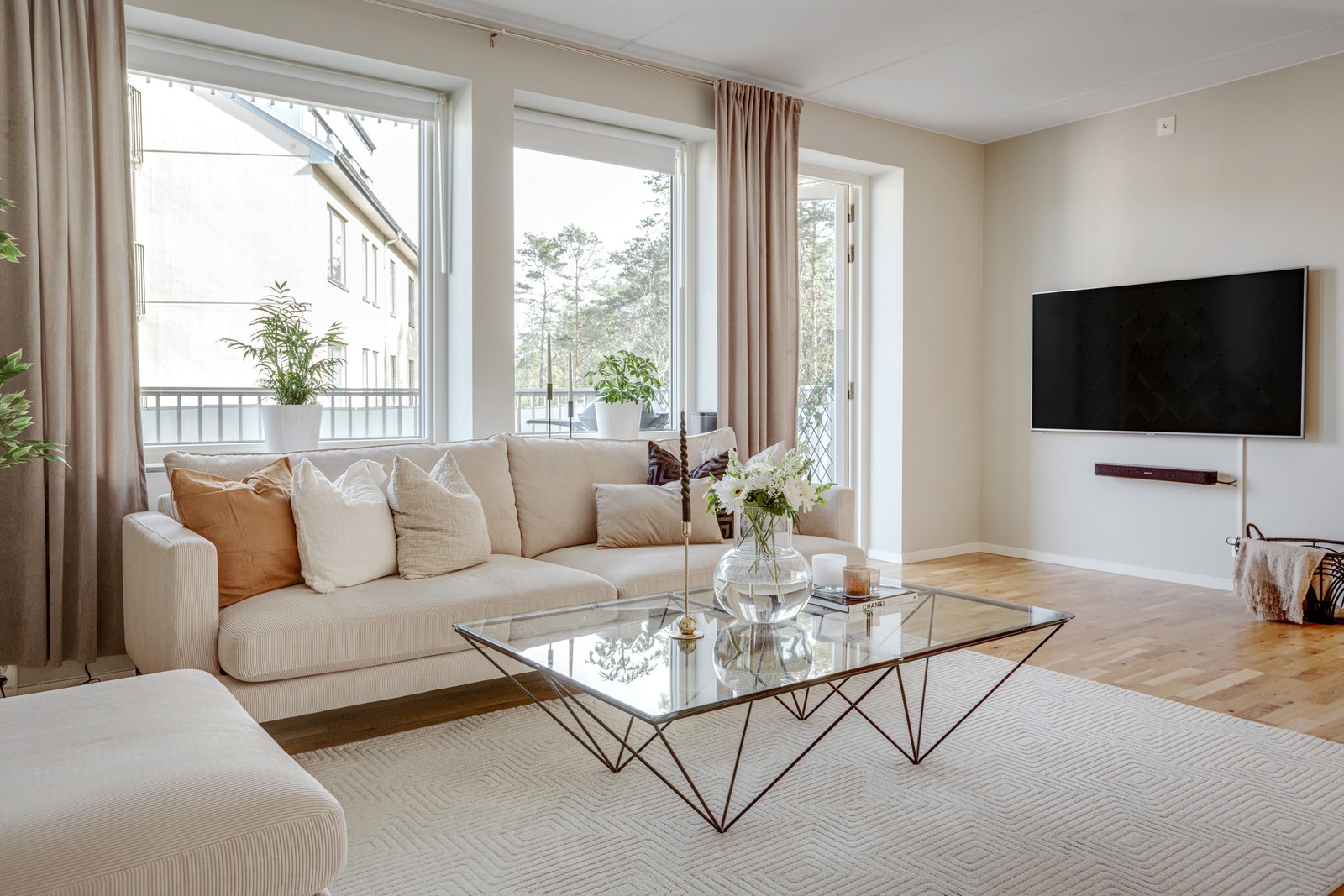 Välkommen till Norra Fjädermolnsgatan 27!