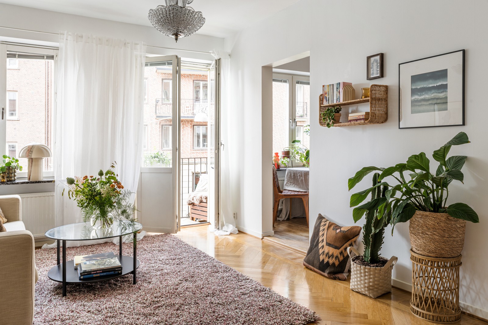 Lägenheten bjuder på en trivsam planlösning