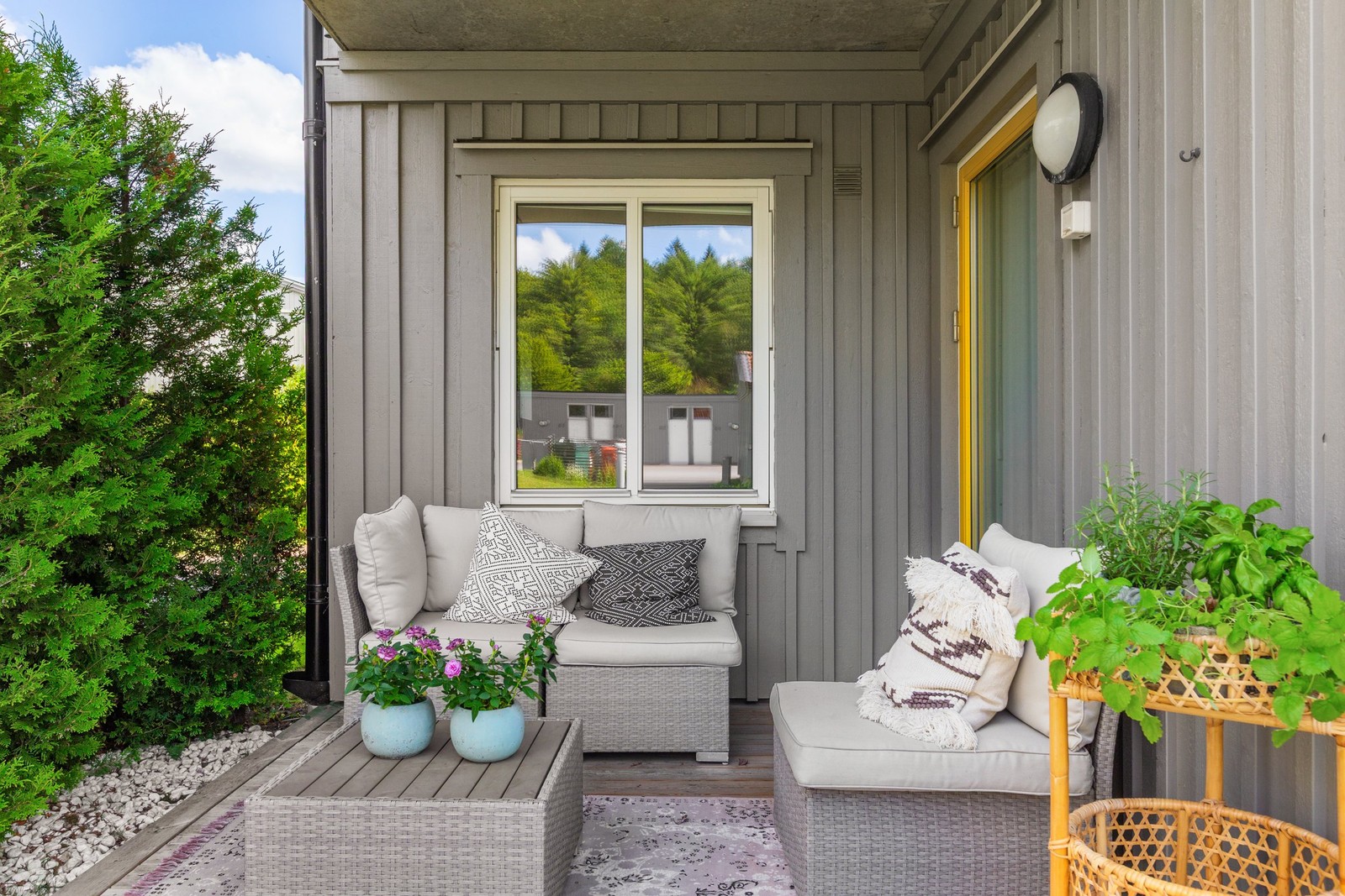 Möjlighet att förvärva en välplanerad trerummare med underbar uteplats