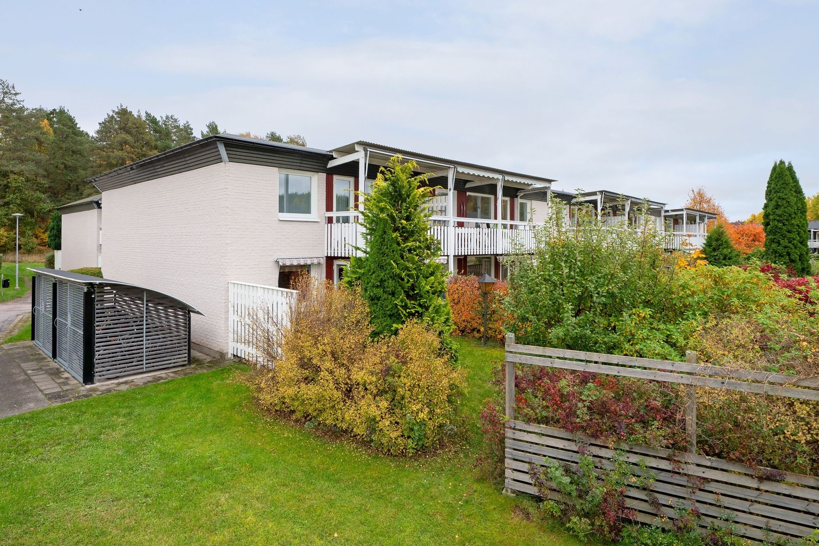 Tuvgatan 24 markplan med stor uteplats