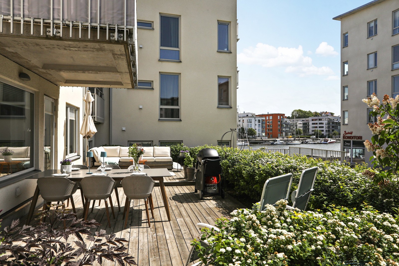 En fantastiskt uteplats om ca 42 kvm