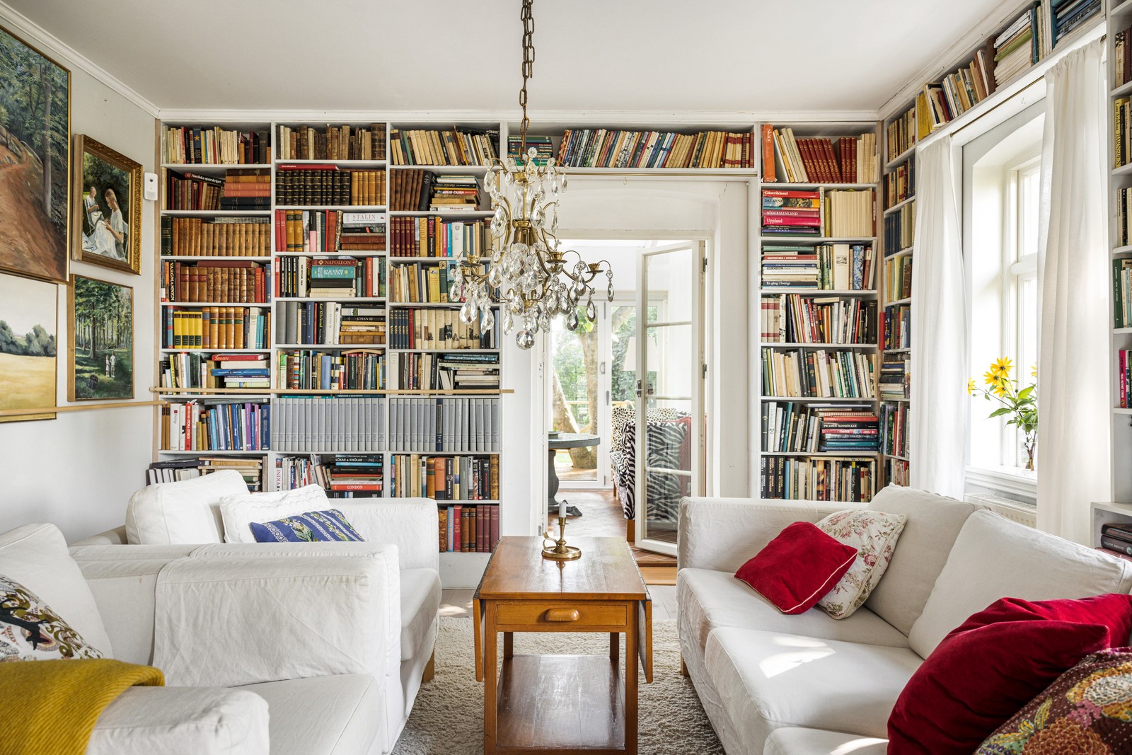 Glasdörr ut till vinterträdgården