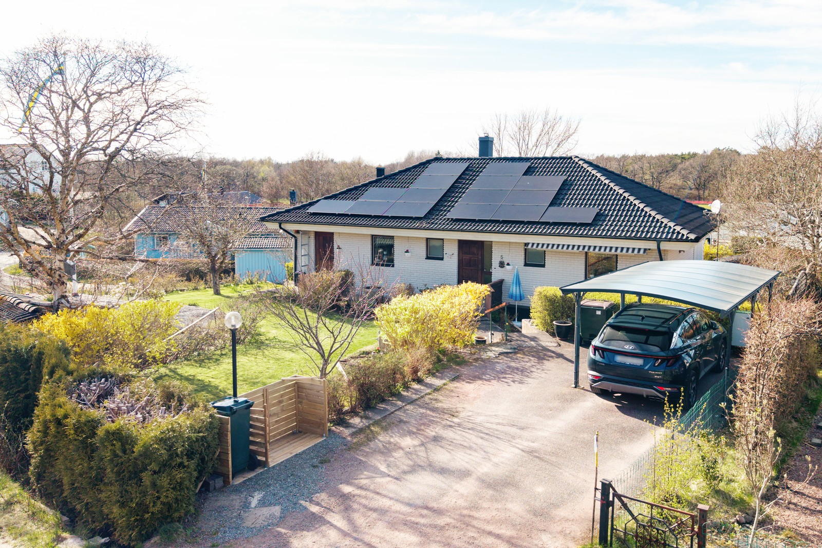 Trevlig 1-plans villa i mexitegel med solceller och batteri