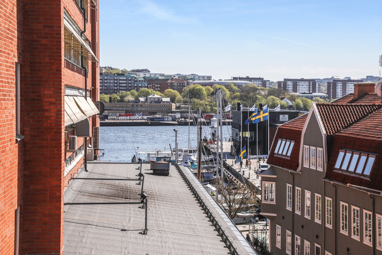 Ett fritt läge med utsikt över älven