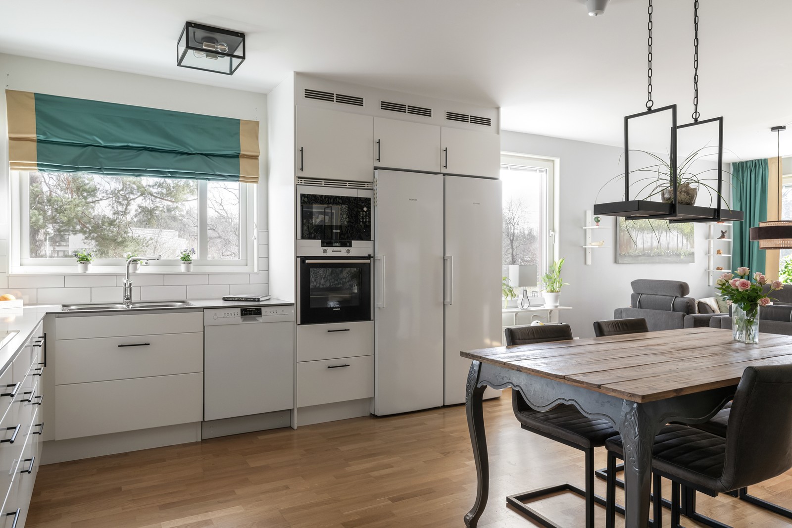 Hörnlägenhet med härligt ljusinsläpp