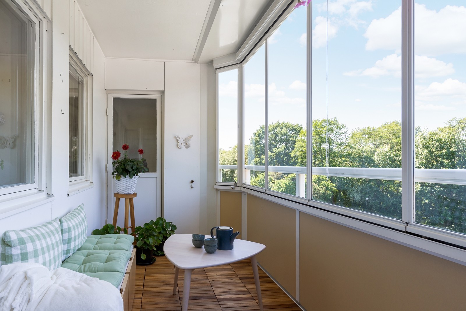 3:a högst upp i huset. Njut av lugnet och kvällssolen