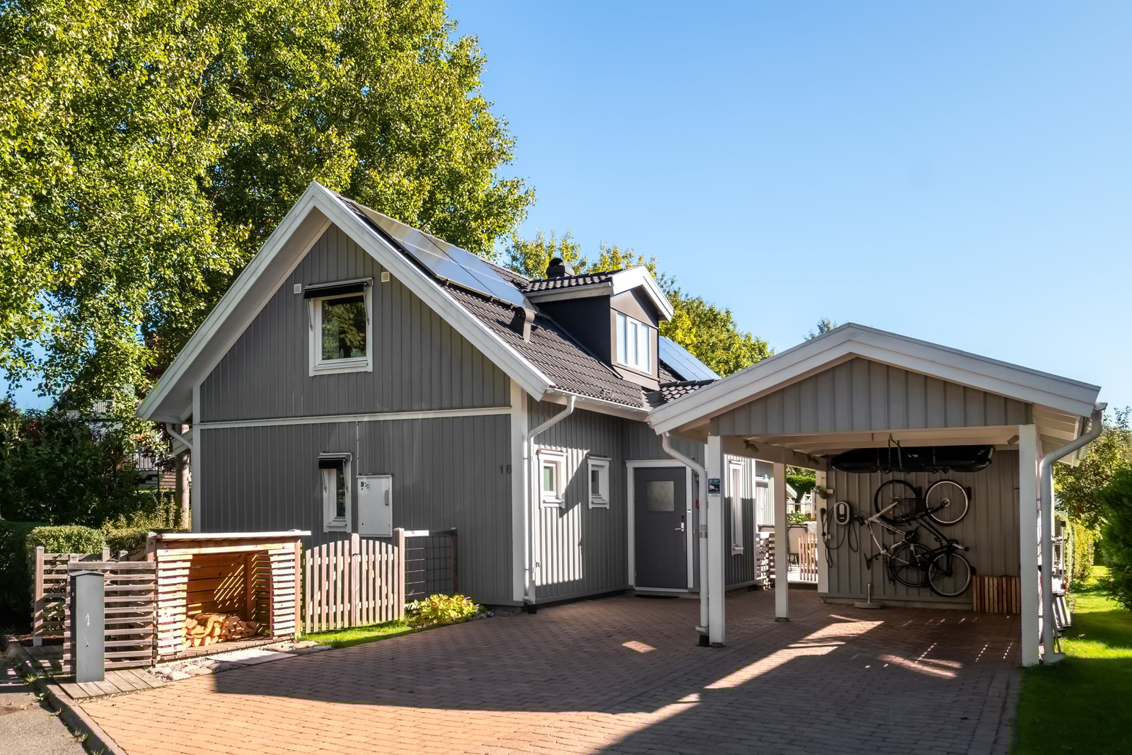 Energieffektivt hem med solceller.