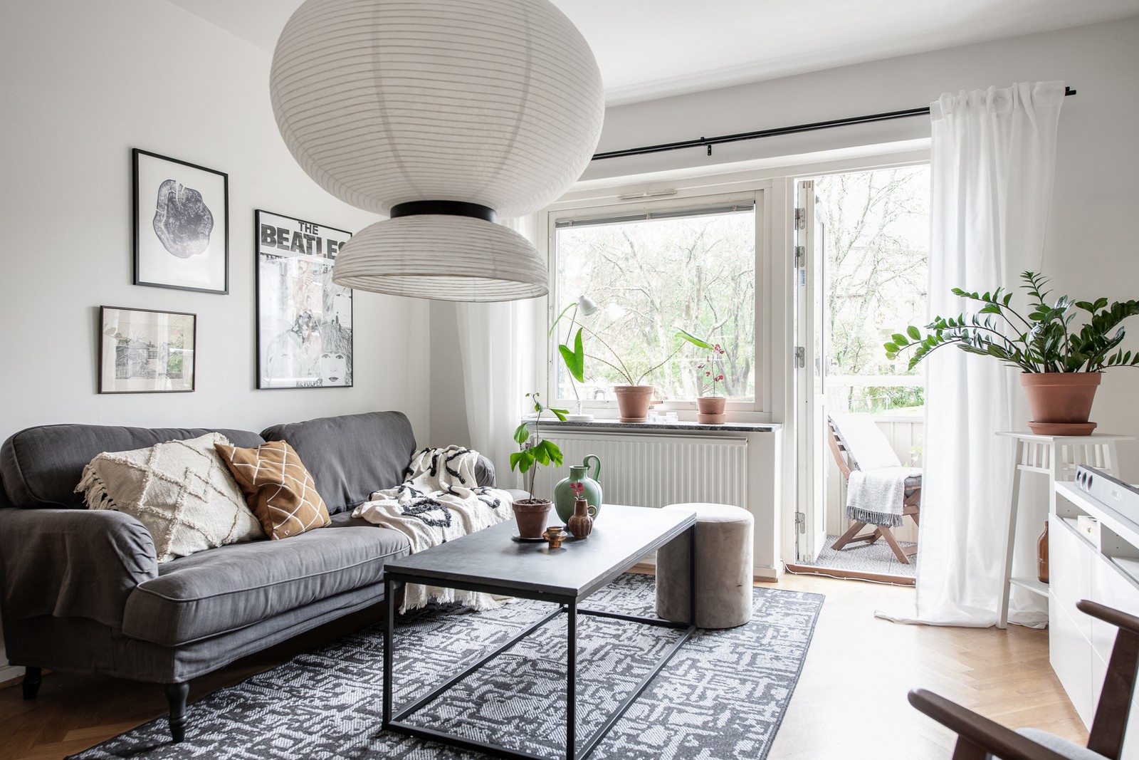 Välkommen till denna smakfulla tvårummare på populära Klarinettgatan