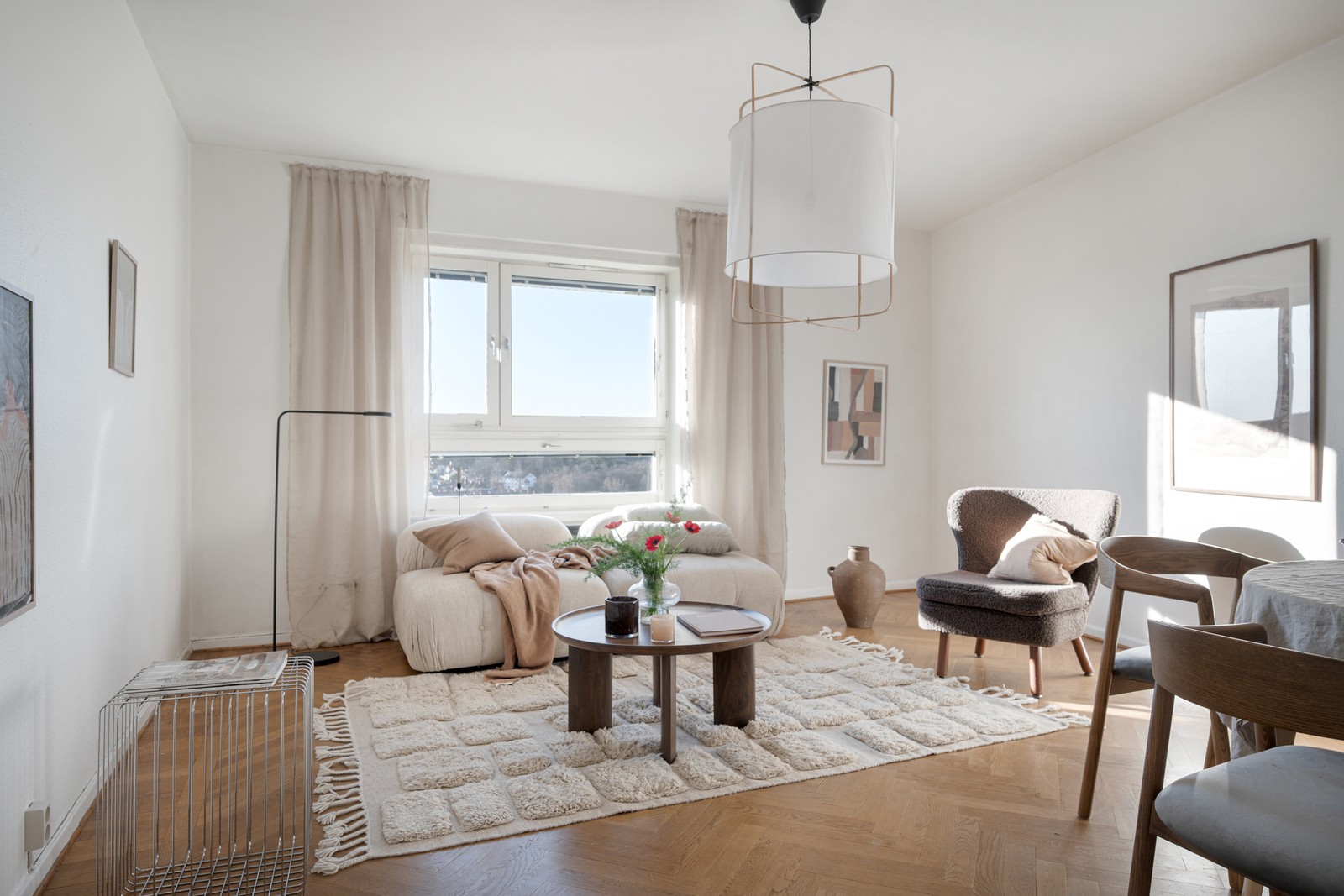 Välkommen till ett hem där utsikten är ständigt närvarande!