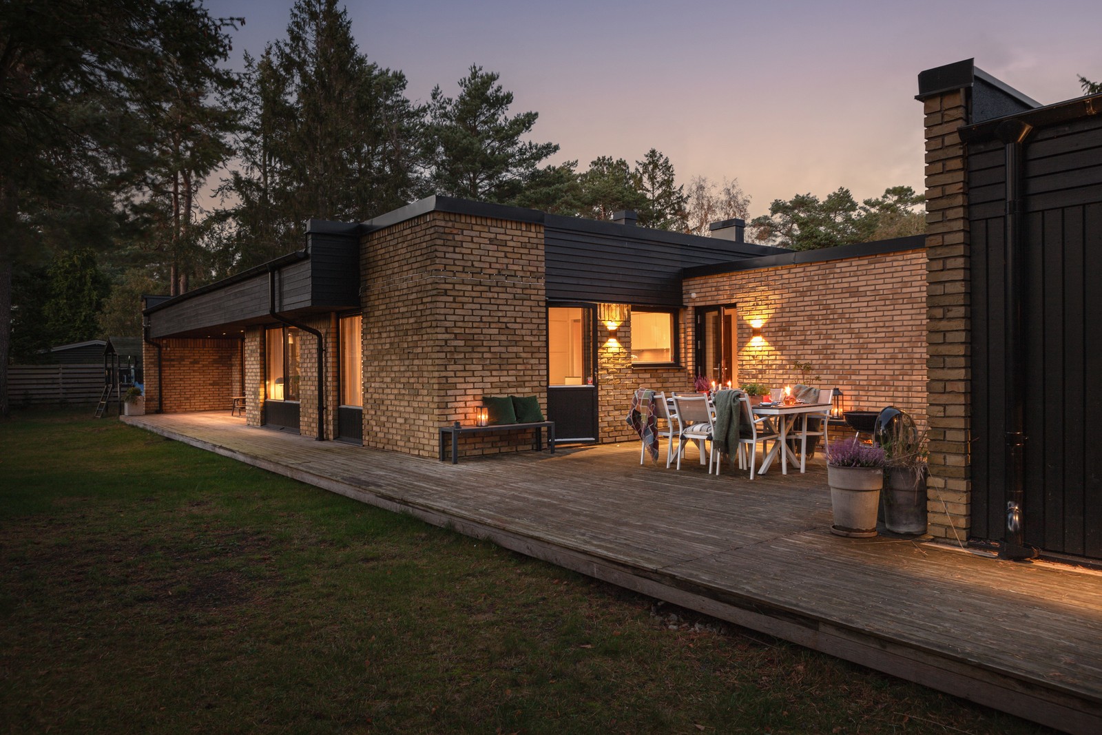 Ett funkisinspirerat enplanshus i Ljunghusen