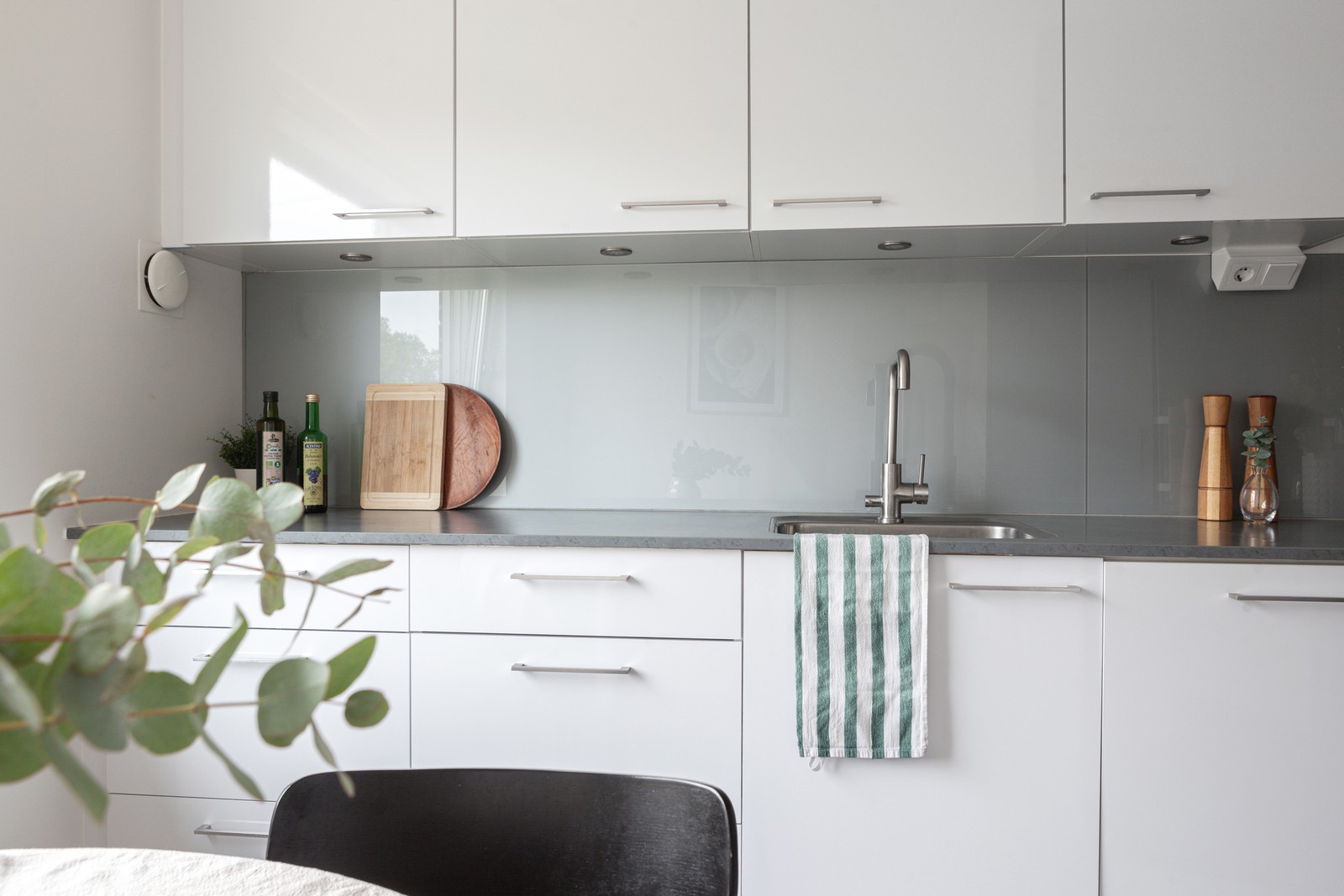 Ett boende  med genomtänkt planlösning, fina sällskapsytor och ett härligt ljusinsläpp