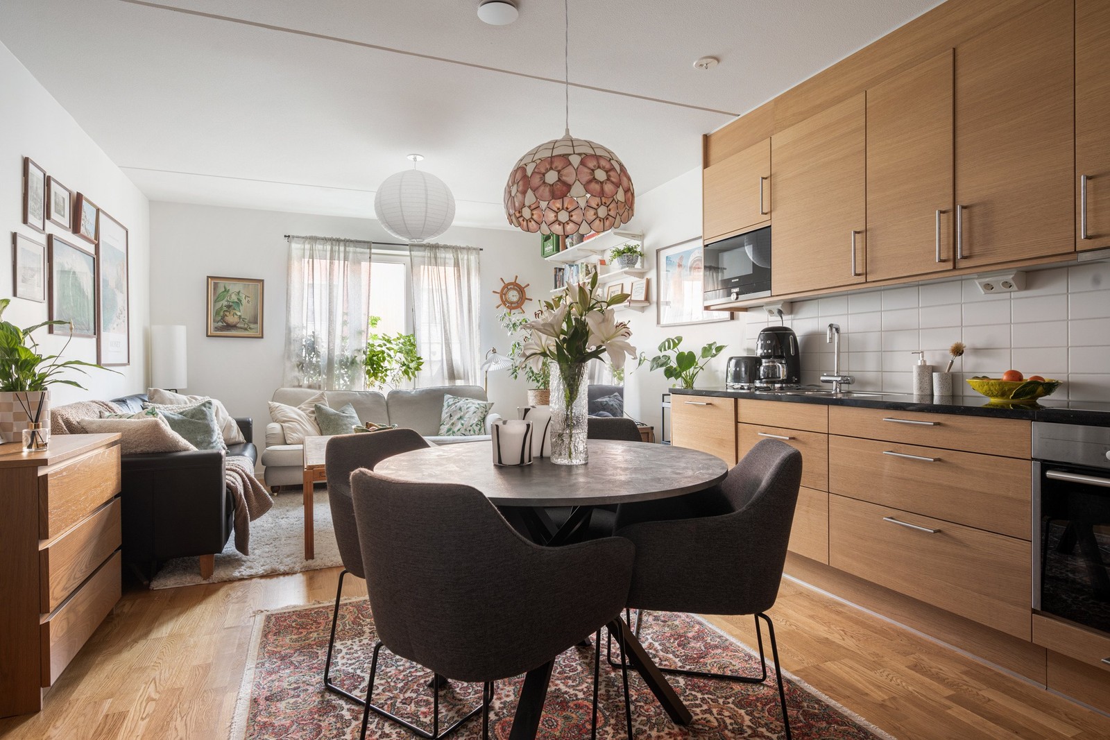 Varmt välkomna till omtyckta Majstångsgatan 5!