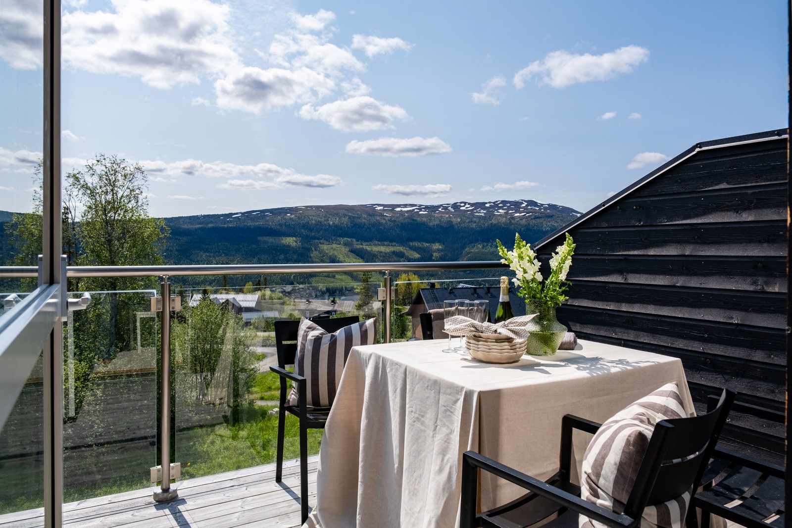 Välkommen till Övre Vikvägen 1H