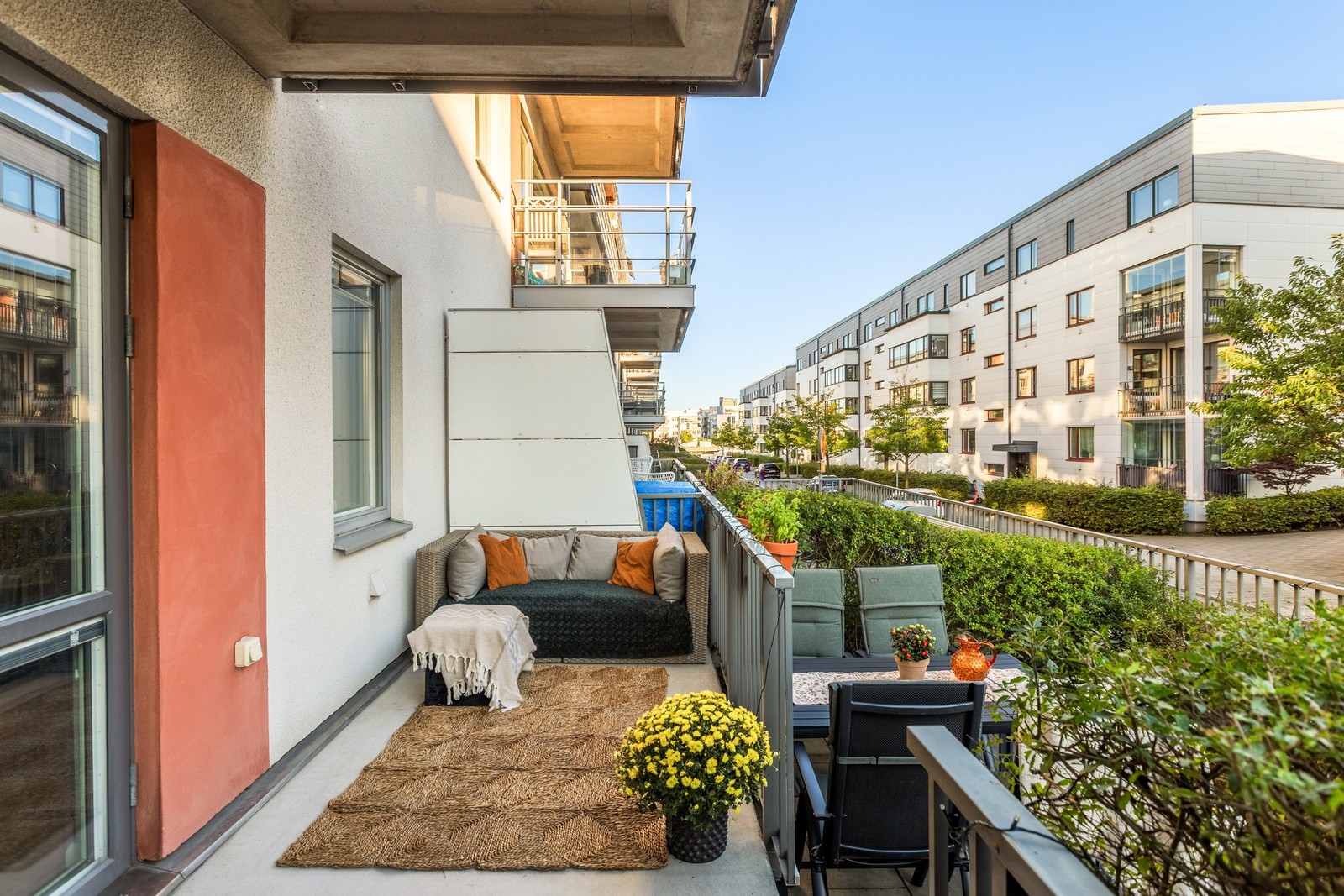 Underbar uteplats i två nivåer