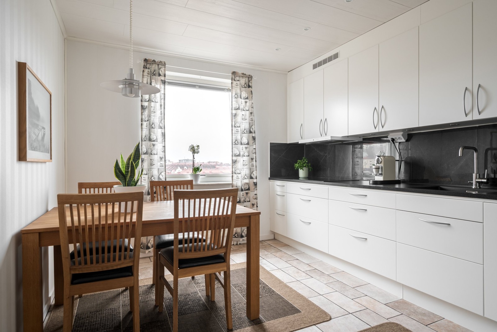 Varmt välkomna till omtyckta Haråsgatan 3!